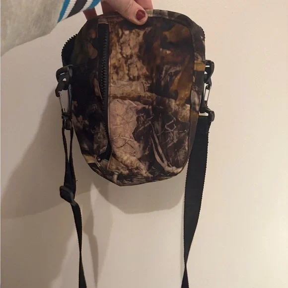 BAGGU Sport Crossbody Bag Photo forrest - Picture 2 of 2